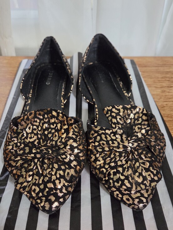torrid Shoes - Torrid Black Flats with Gold Metallic Leopard Print